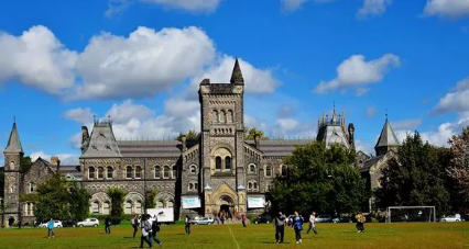 留学生们看过来：这三所大学居然是加拿大毕业率最高的！