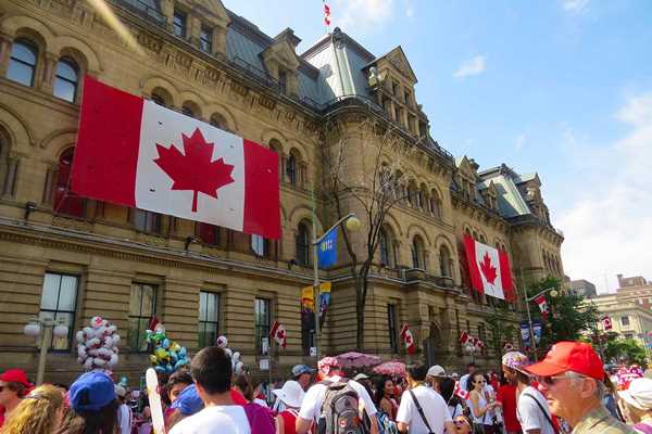 加拿大购房移民政策是否存在？