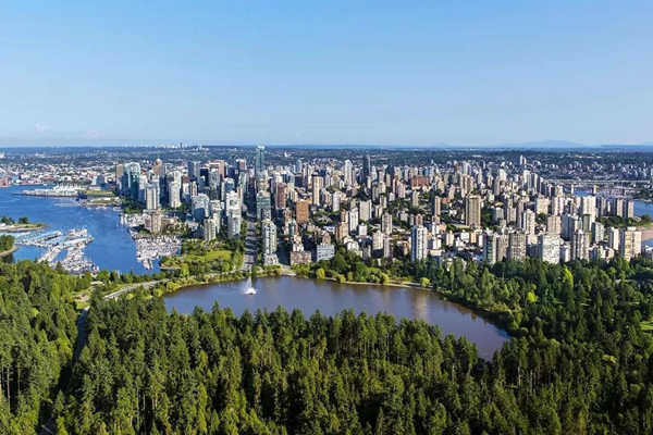 加拿大温哥华的房产价格多少钱？